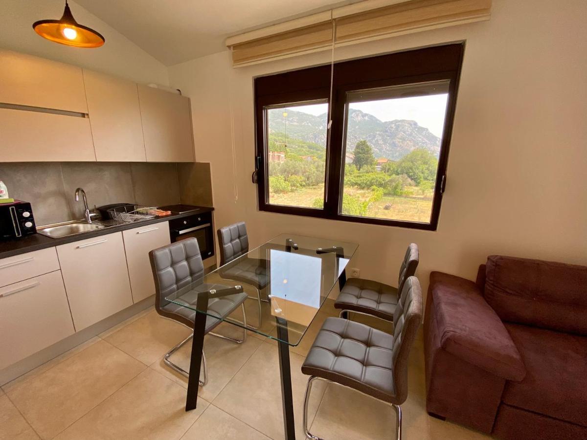 Villa Dolphin Apartments Petrovac Екстериор снимка