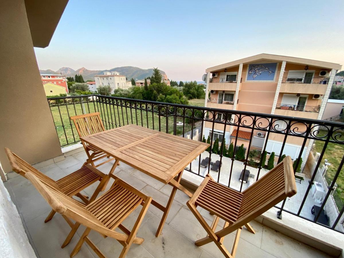 Villa Dolphin Apartments Petrovac Екстериор снимка