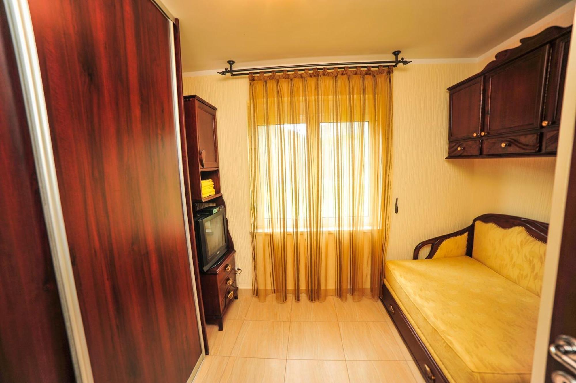 Villa Dolphin Apartments Petrovac Стая снимка