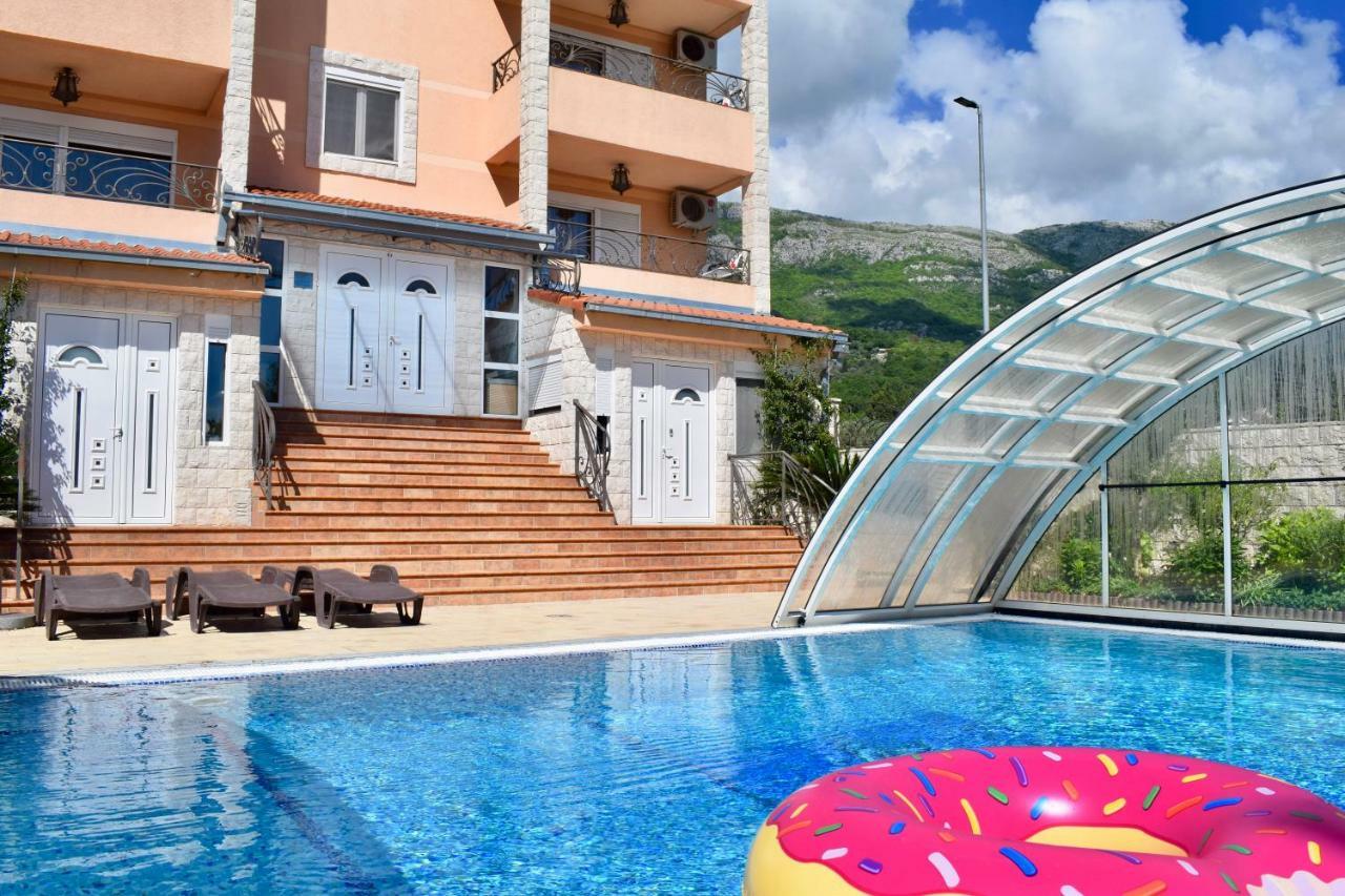 Villa Dolphin Apartments Petrovac Екстериор снимка
