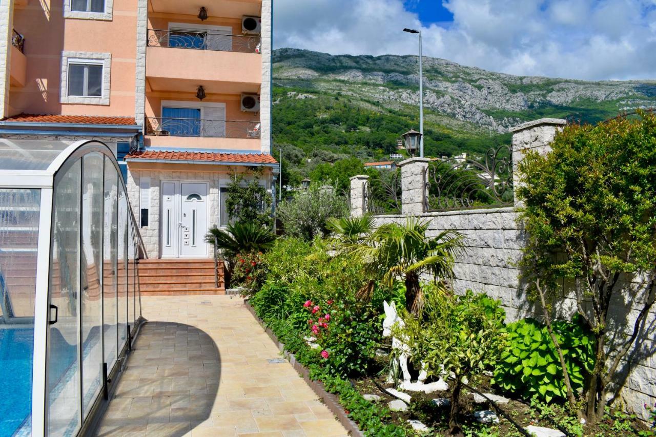 Villa Dolphin Apartments Petrovac Екстериор снимка