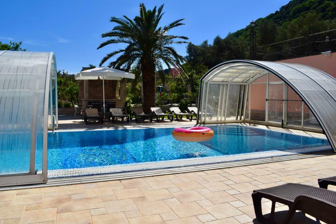 Villa Dolphin Apartments Petrovac Екстериор снимка